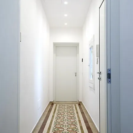 ゲストハウス Porta Murat バーリ